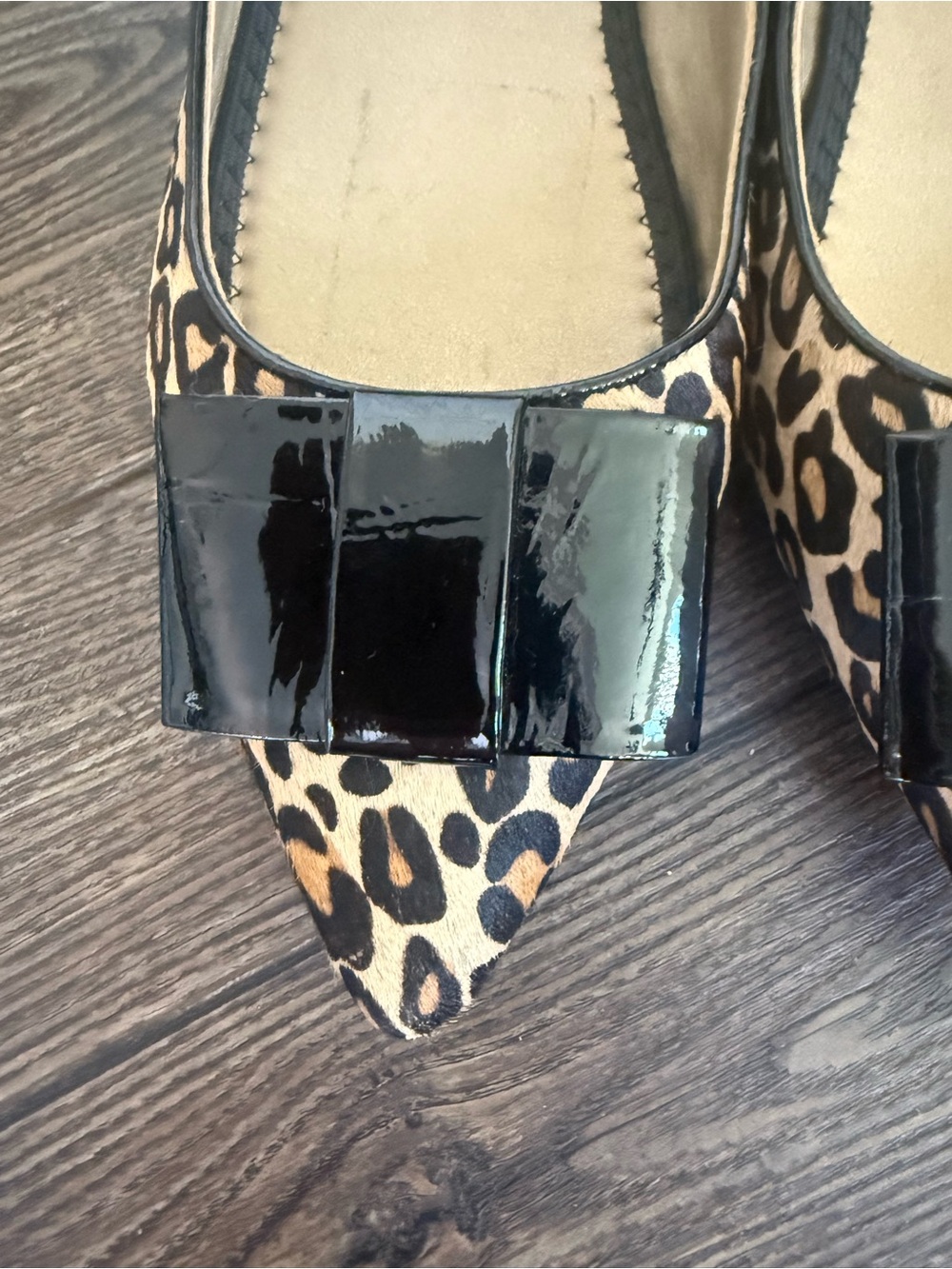 me Too NWOT Leopard Print Pointed Toe Flats with Black Patent Bow 8 - Picture 8 of 10